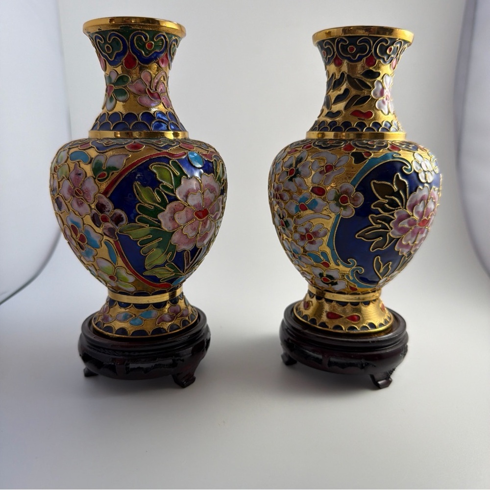 Ornate Chinese Floral Enamel on brass Cloisonné Bud Vase 6” Vintage Set of 2 - Picture 4 of 16